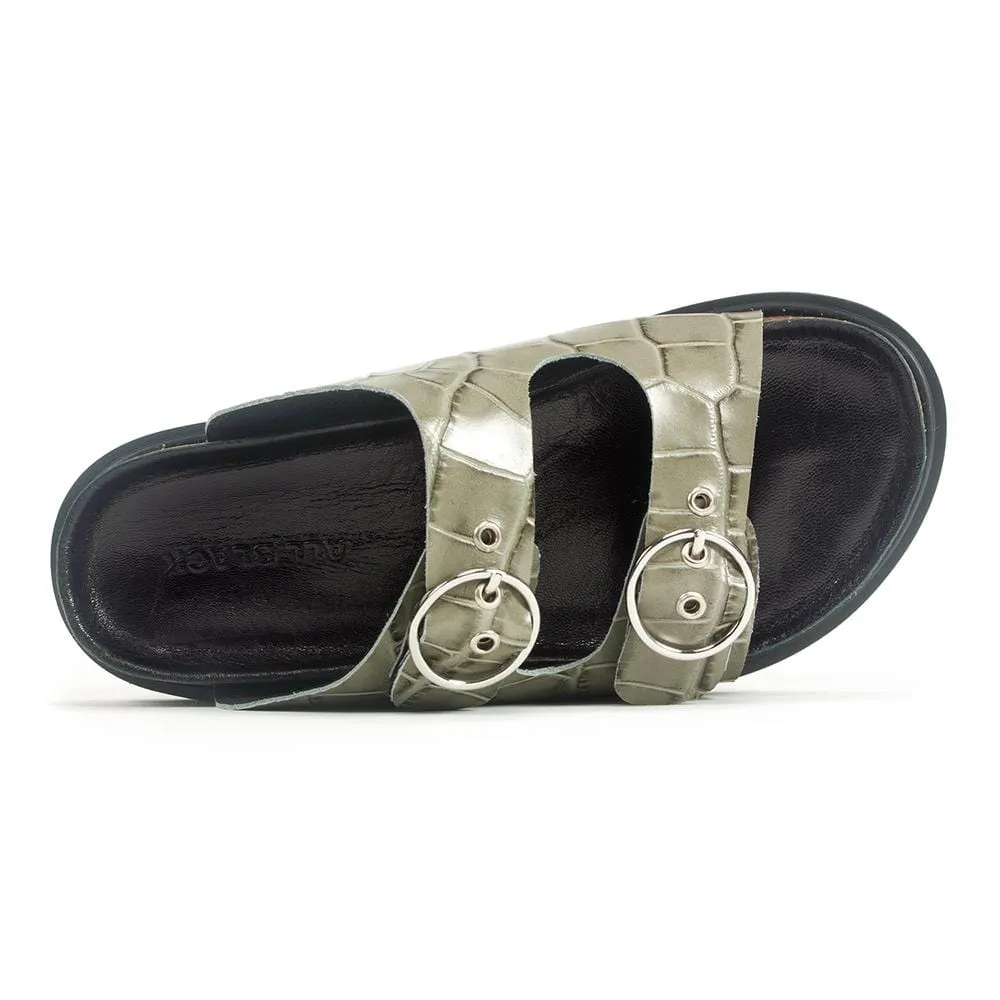 Circle Buckle Lowform Sandal