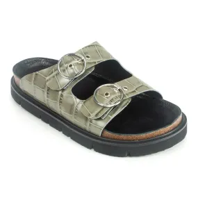 Circle Buckle Lowform Sandal